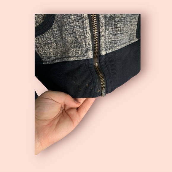 Lululemon Scuba Zip Hoodie Grey & Black, Size 6, Excellent Gently Used Condition - Picture 6 of 8